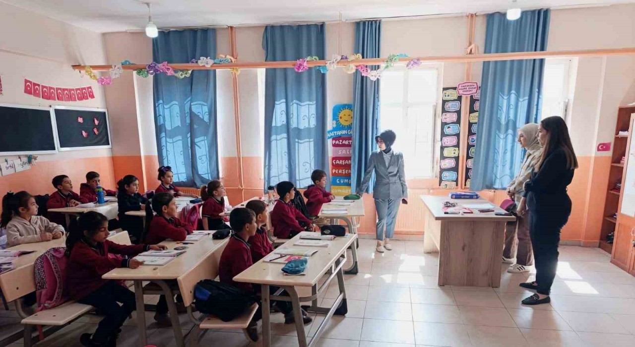 İlçe Milli Eğitim Müdürü Çamdan okullara ziyaret