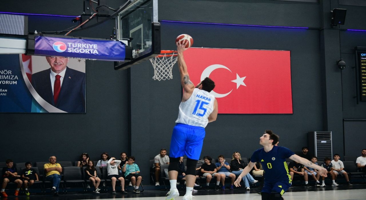 İlkan Karaman Turnuvasının kazananı Çayırova Belediyesi