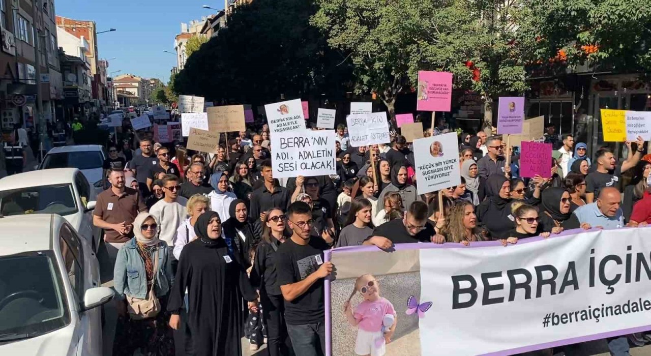İnegölde kreşteki havuzda boğulan Berra için yürüyüş düzenlendi