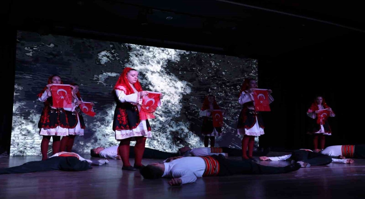 İnegölün kurtuluşunun 103 yıllık hikayesi sahnede sergilendi