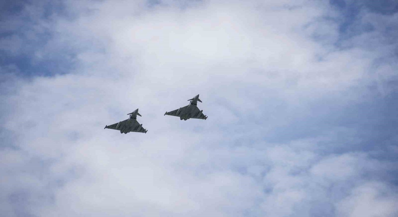 İngiliz savaş uçaklarından Polonya üzerinde Doğu Gözcüsü devriye uçuşu