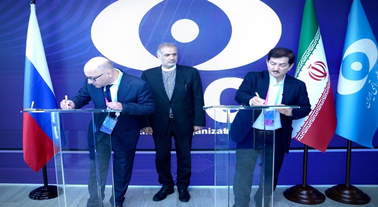 İran ve Rusya 25 Milyar Dolarlık Nükleer Anlaşma İmzaladı