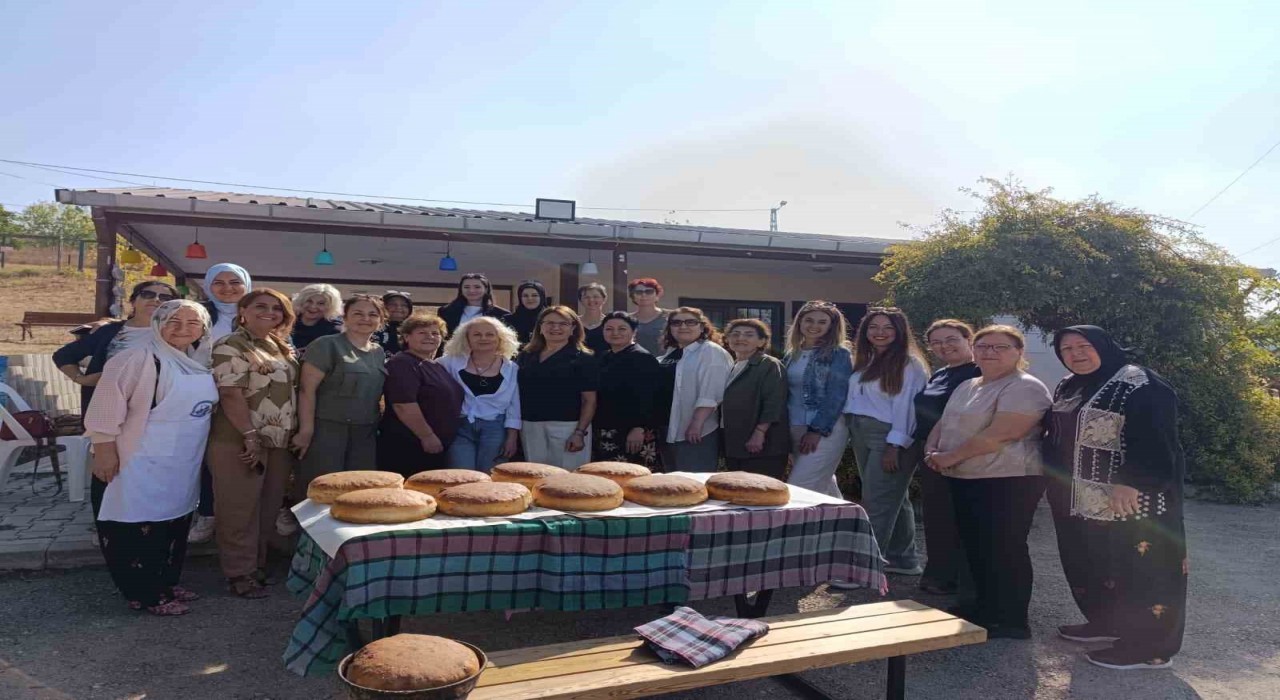 İrfaniyede ekmekler kadın dayanışmasıyla pişti