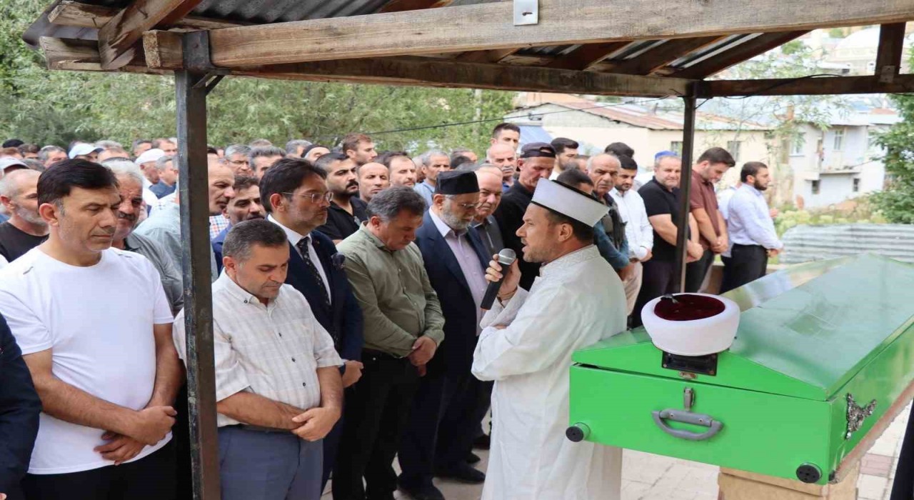 İş insanı Fuat Demirin acı günü