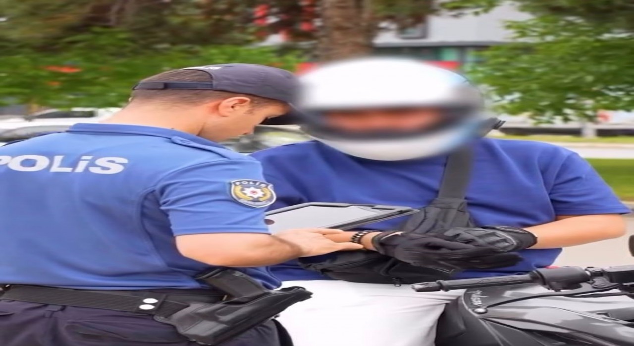 Ispartada polis denetimlerinde 9 aranan şahıs yakalandı