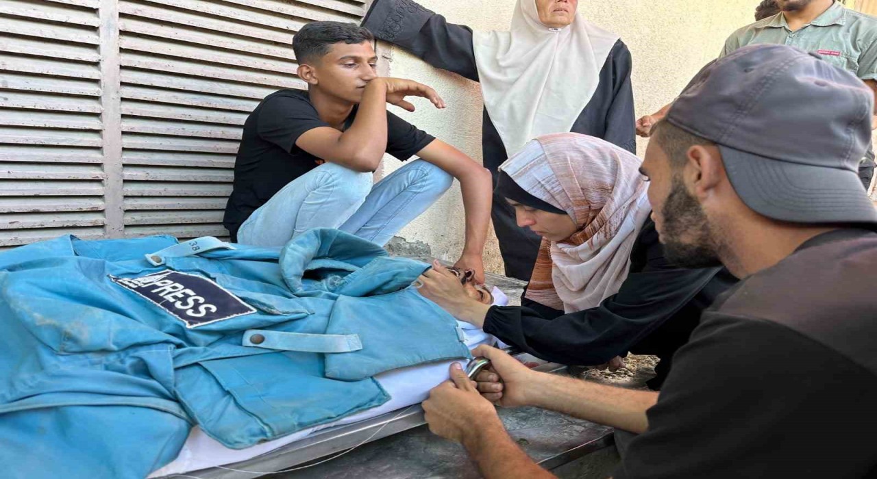 İsrailin Gazzeye yönelik saldırılarında bir gazeteci daha hayatını kaybetti