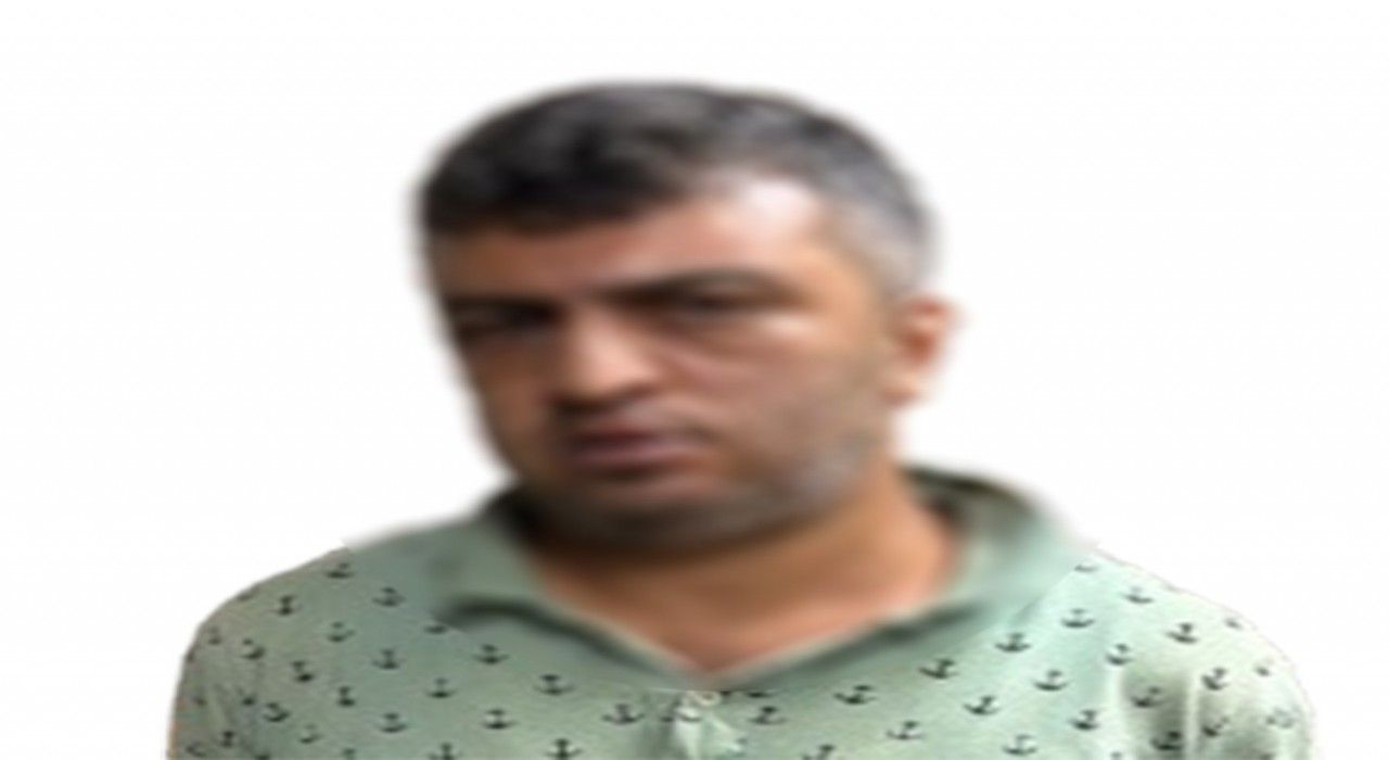 İstanbulda iki ayrı noktada yangın çıkaran şahıs önce güvenlik kamerasına sonra polise yakalandı