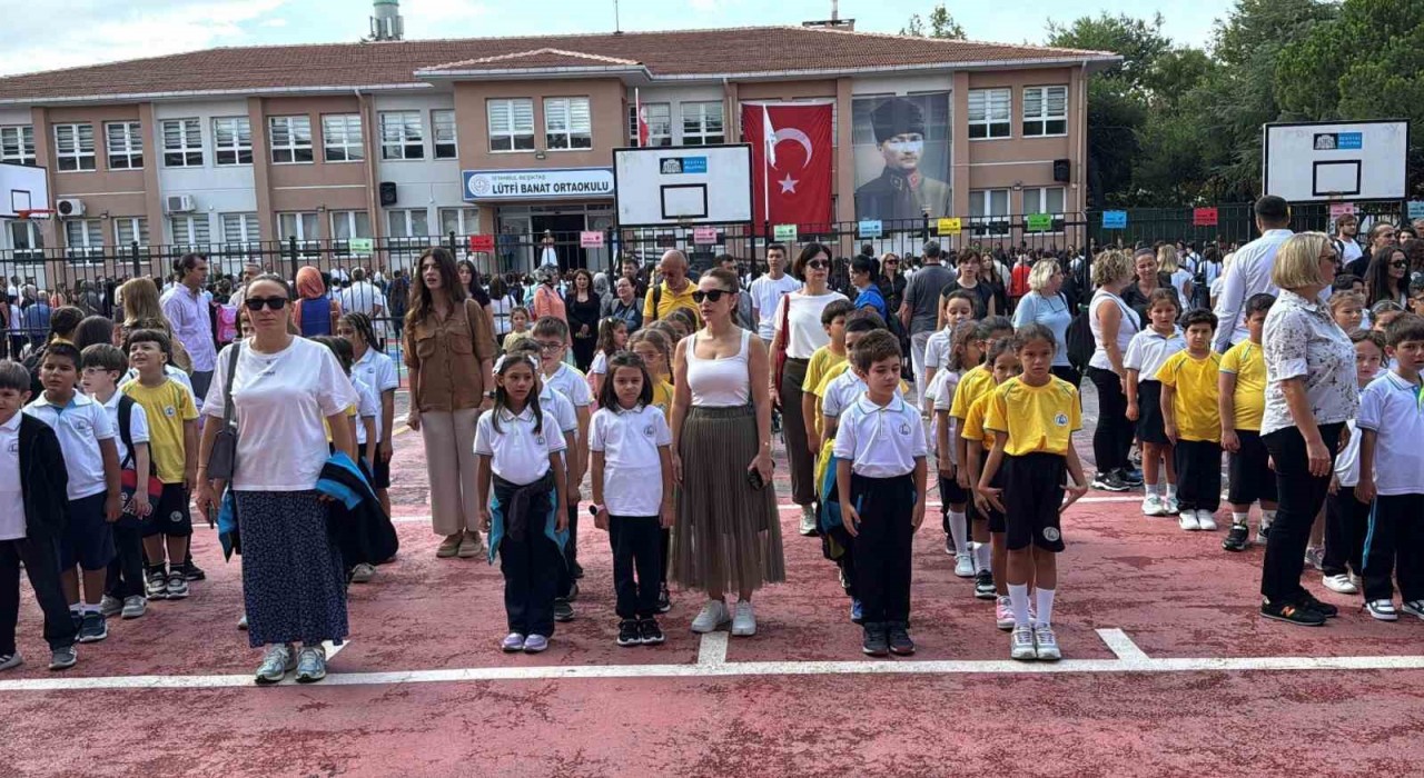 İstanbulda ilk ders zili çaldı