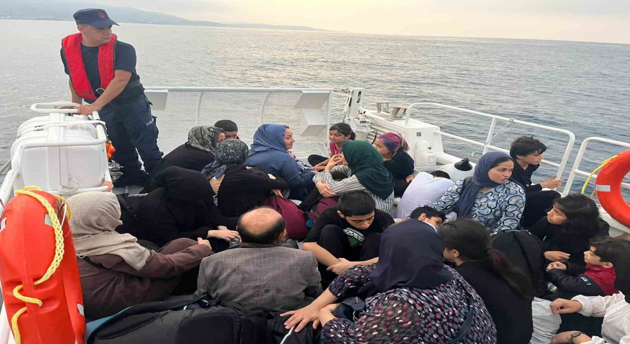 İzmir açıklarında 46sı çocuk 81 düzensiz göçmen yakalandı