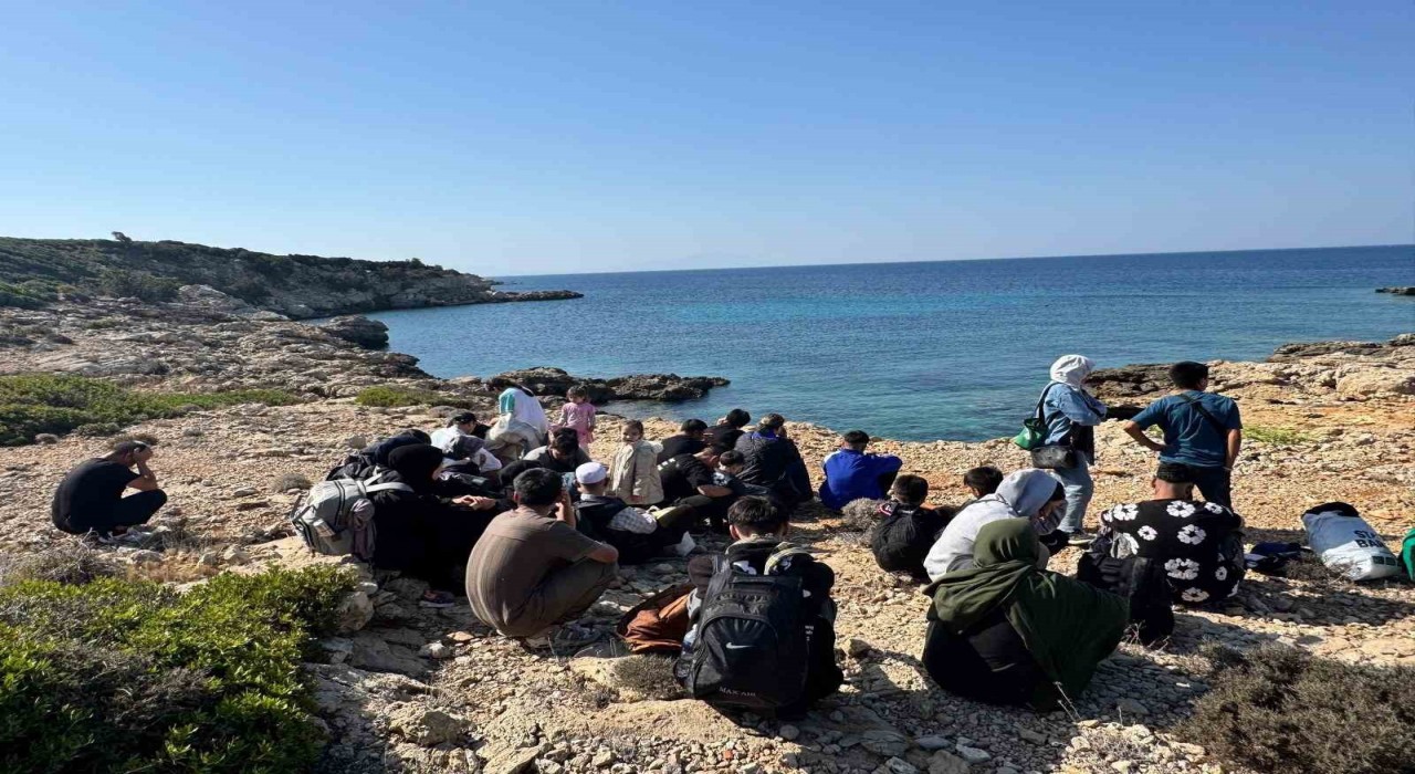 İzmirde 32 düzensiz göçmen yakalandı