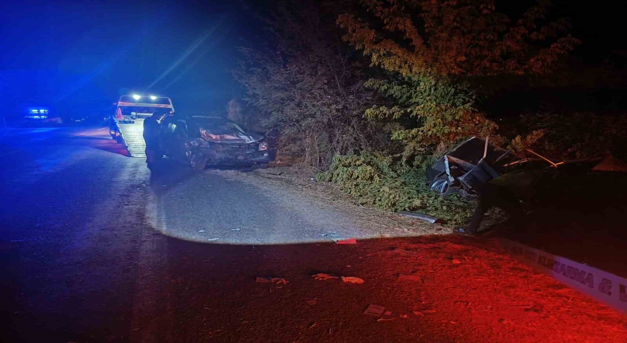 İzmirde feci kaza: 1 ölü, 9 yaralı