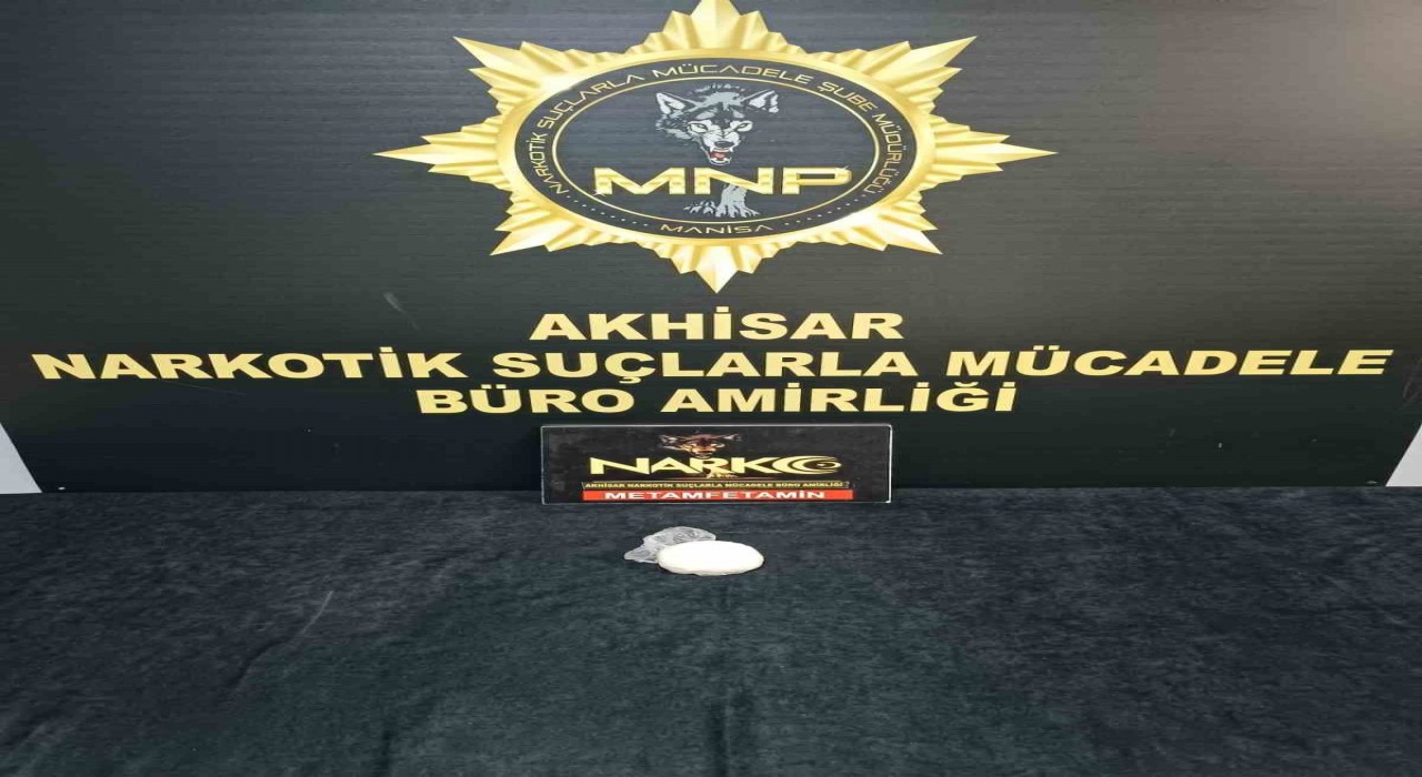 İzmirden Manisaya uyuşturucu sevkiyatı yapan şahıs yakalandı