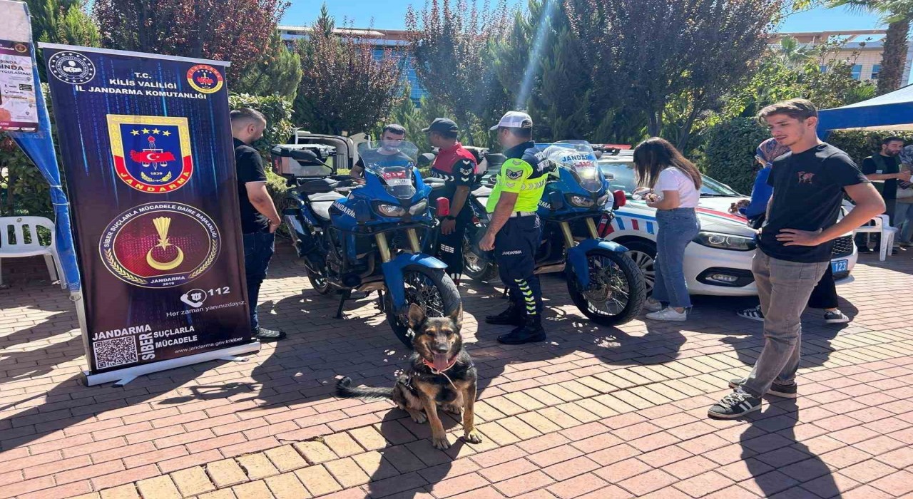 Jandarmadan Üniversite öğrencilerine bilgilendirme