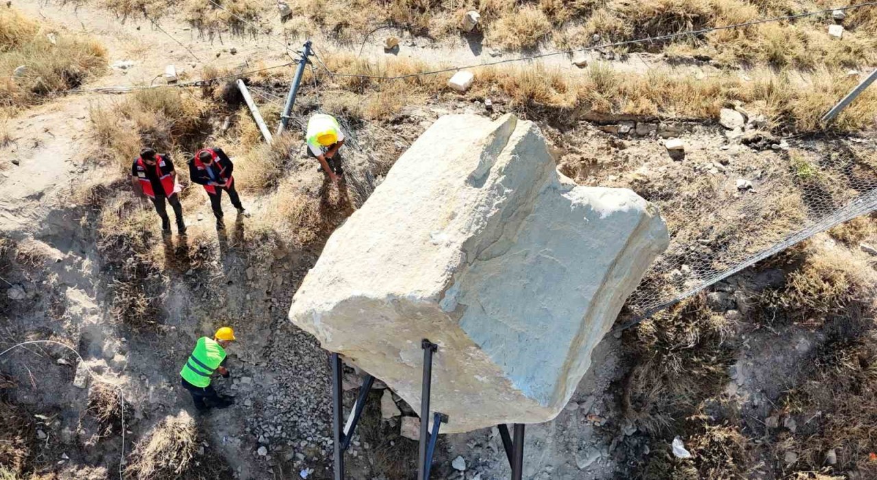 Kadıkalesinde temizlik çalışmaları başladı