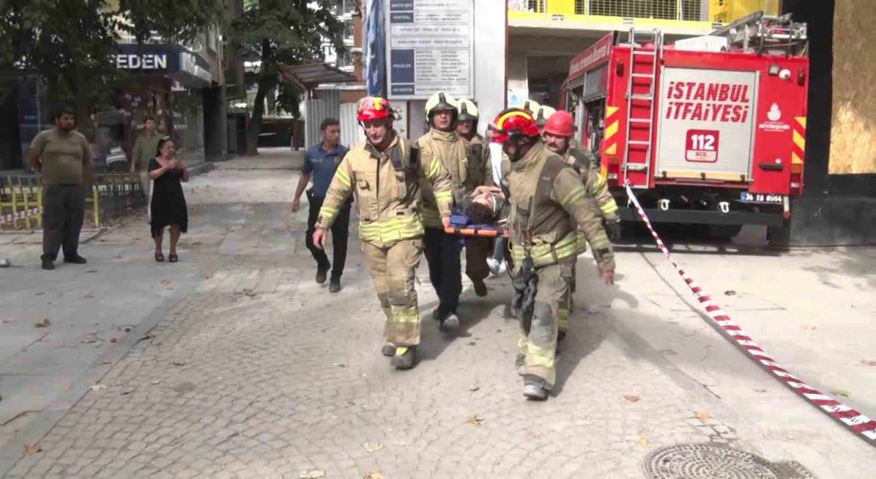 Kadıköyde şantiyede istinat duvarı kaydı: 2 işçi yaralandı