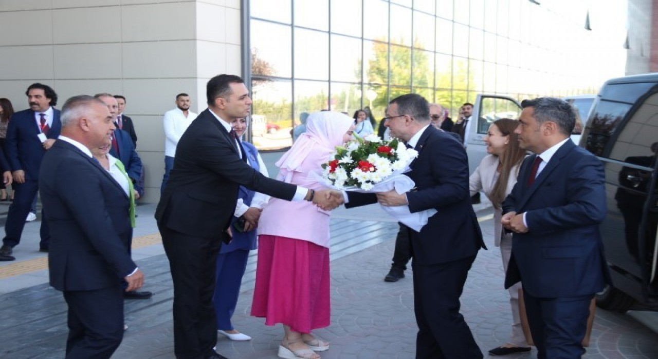 Kamu Hastaneleri Genel Müdürü Dr. Usta, Eskişehir Şehir Hastanesini ziyaret etti