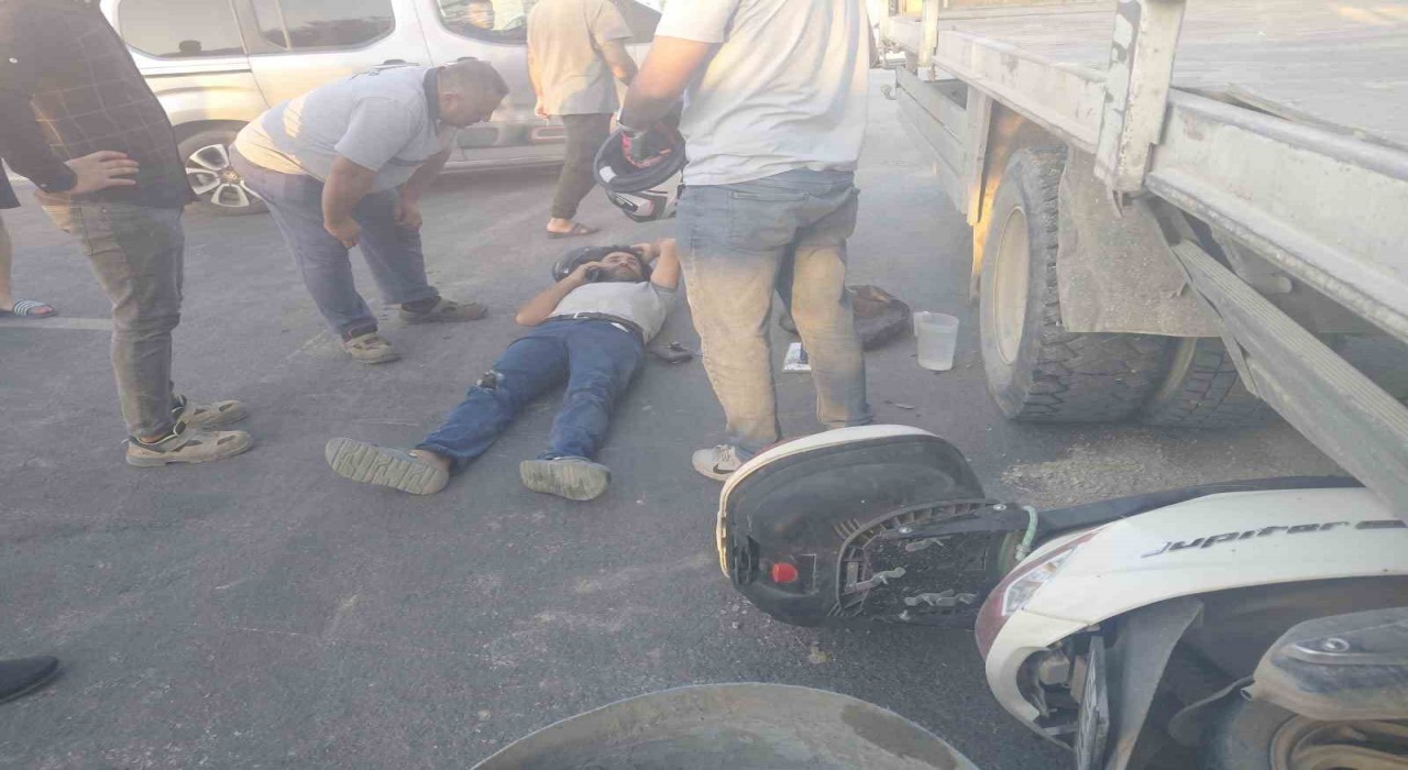 Kamyon ile motosiklet çarpıştı: 1 yaralı