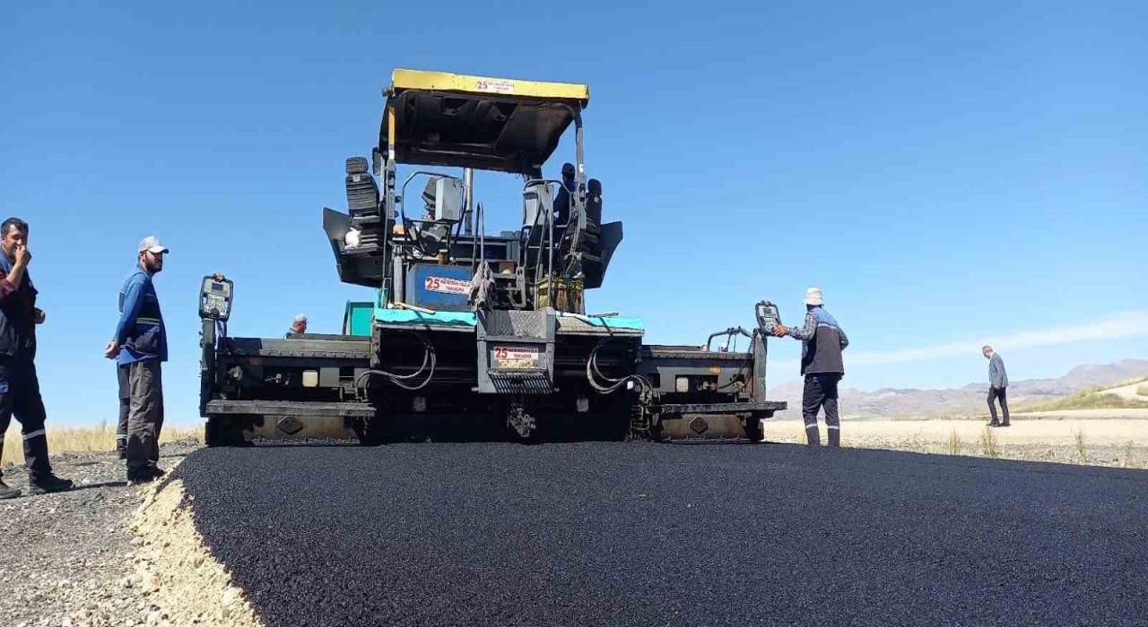 Kandilli Biathlon pistinin asfaltı yenileniyor