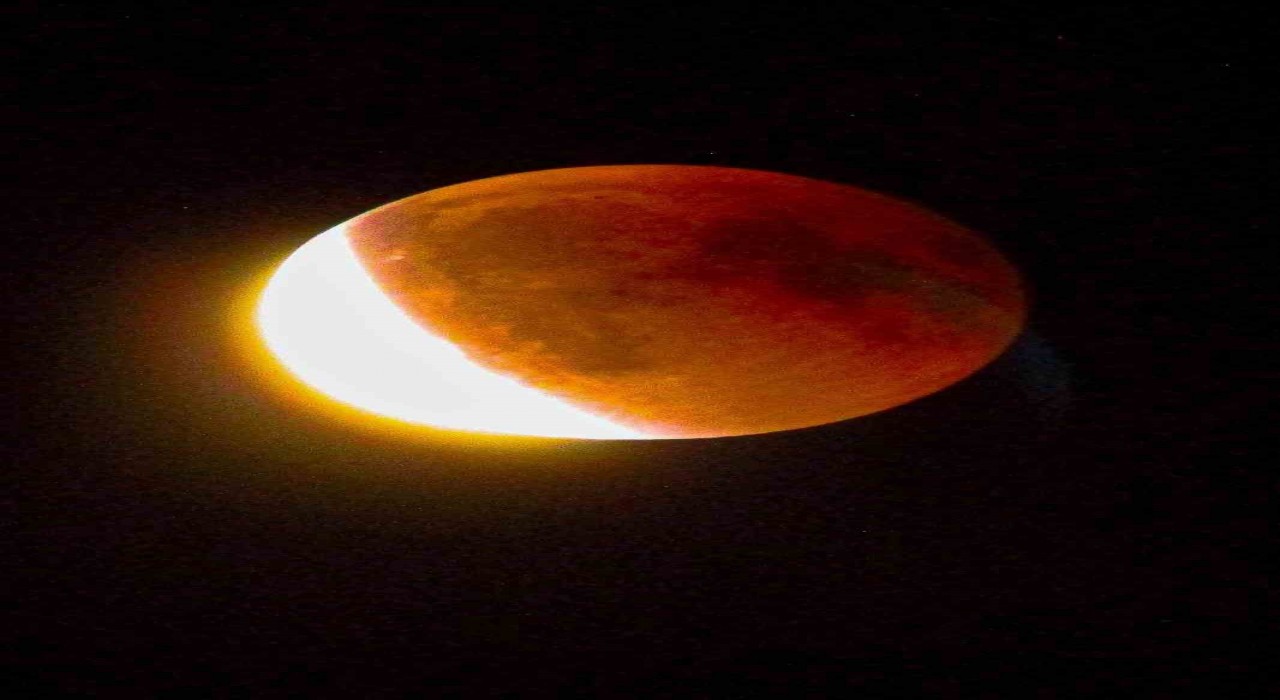 Kanlı Ay tutulması Bursadan izlendi