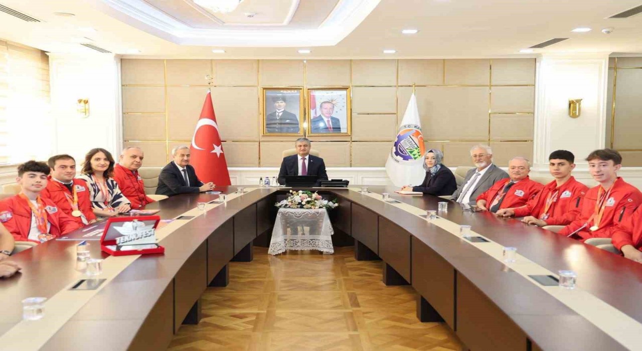 Karabüklü öğrenciler TEKNOFESTten başarıyla döndüler