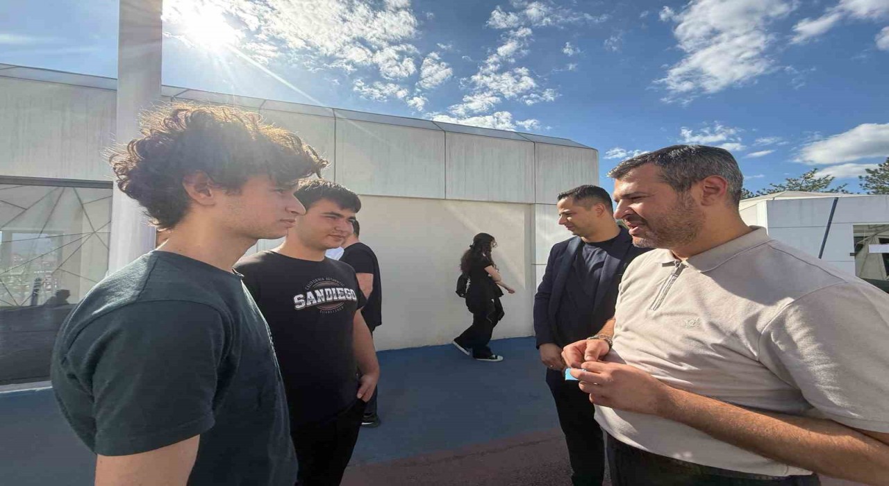 Karabükte Bilim Şenliği yoğun ilgi gördü