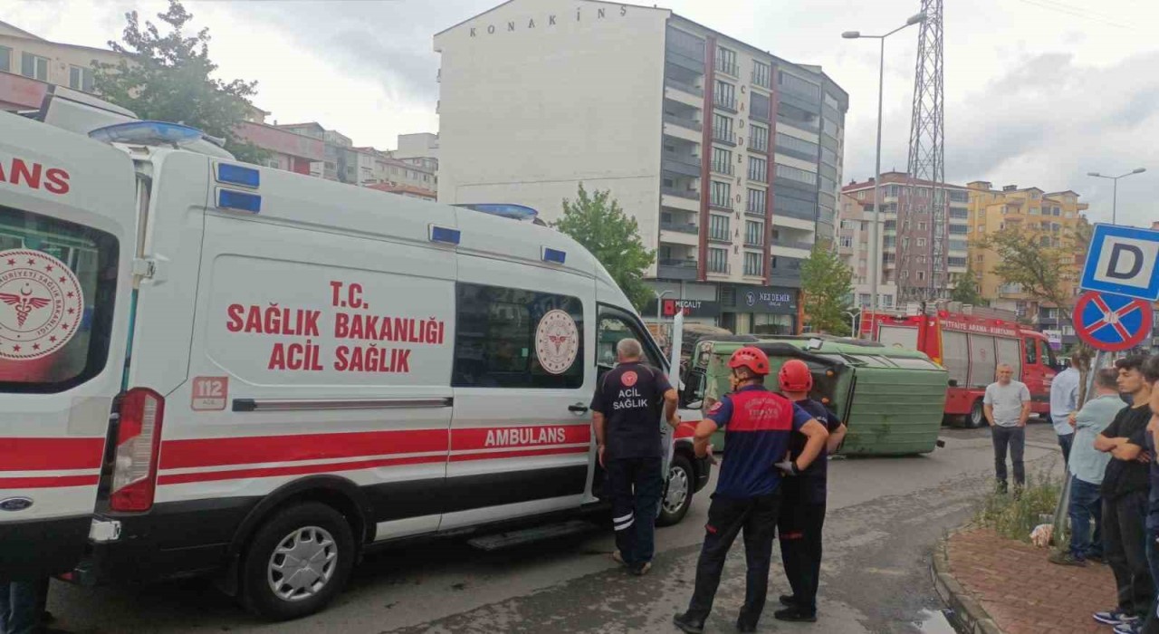 Karadeniz Ereğlide kontrolden çıkan araç devrildi