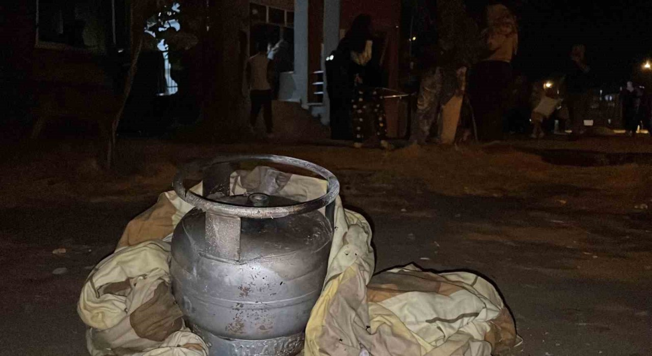 Karamanda alev topuna dönen piknik tüpü korkuttu