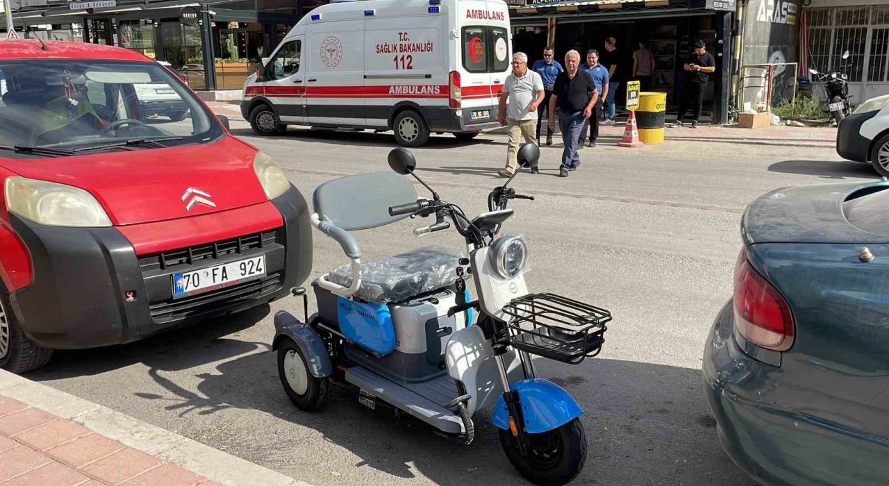 Karamanda bir kişi yeni aldığı üç tekerlekli bisikletle kaza yaparak yaralandı