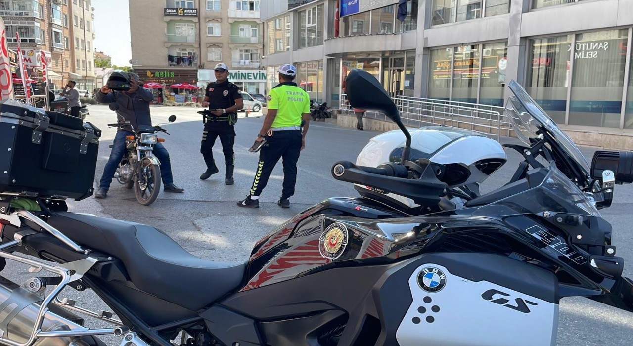 Karamanda polisin motosiklet denetimleri devam ediyor
