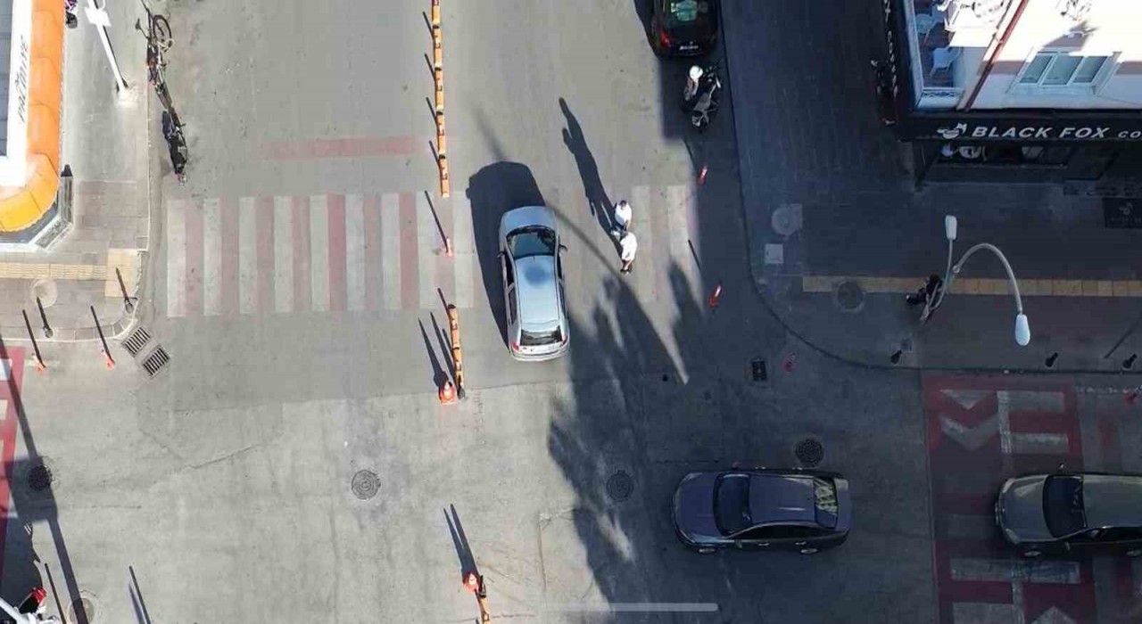 Karamanda yayalara yol vermeyen sürücüler cezadan kaçamadı