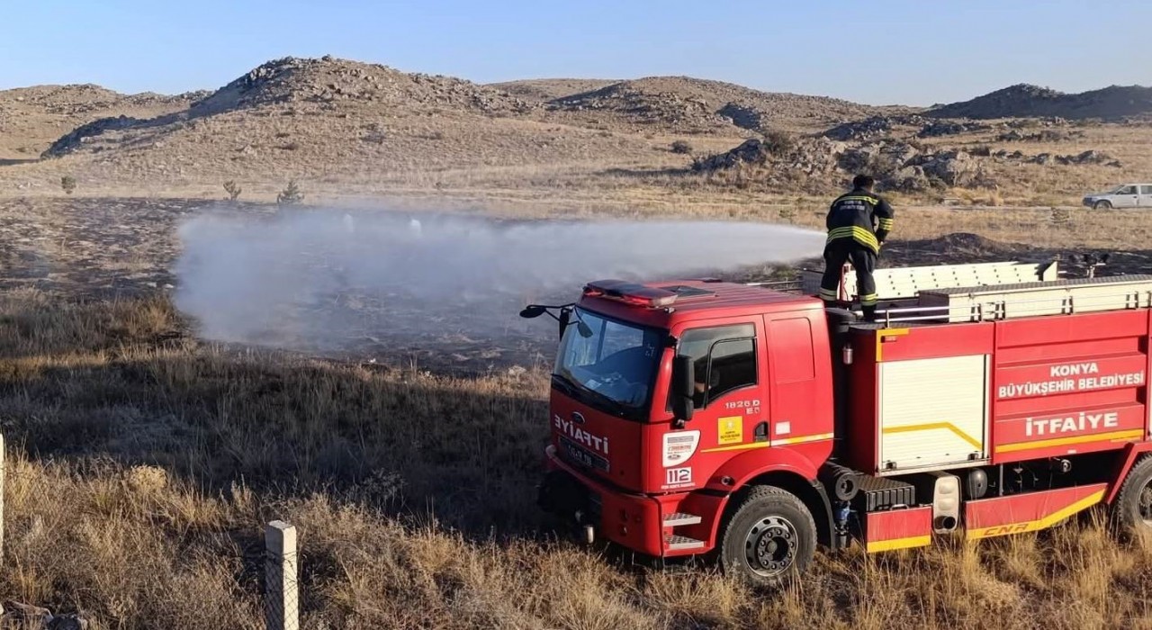 Karapınarda boş arsada yangın paniği