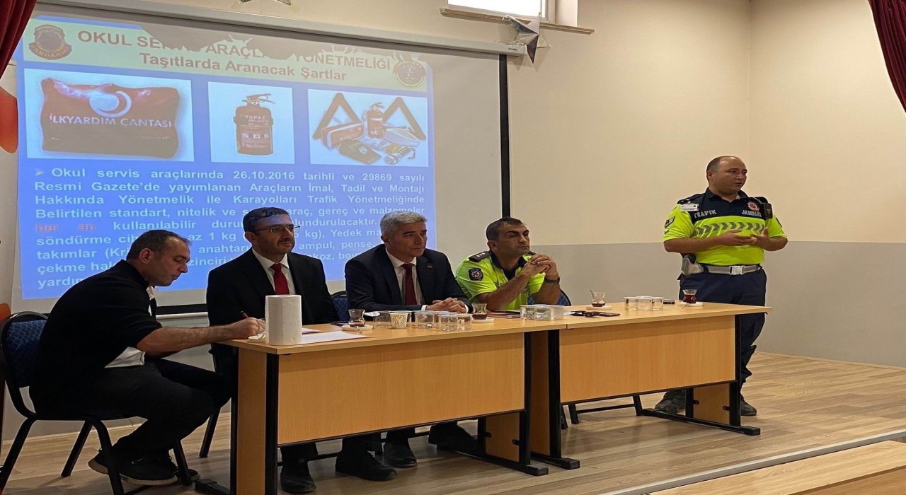 Karapınarda taşımalı eğitim şoförleri bilgilendirildi