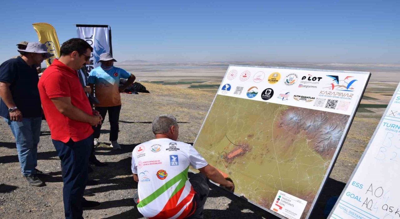 Karapınarda yamaç paraşütü heyecanı