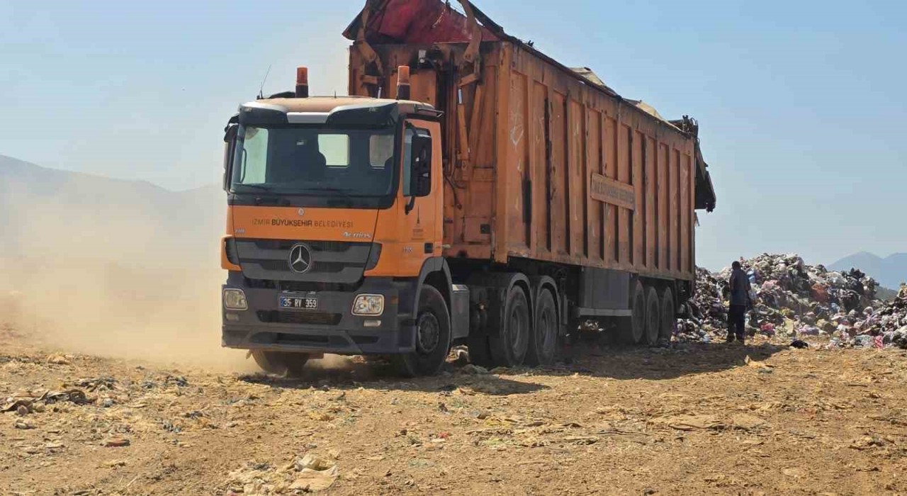 Karatekede jandarmaya rağmen çöp dökümleri devam ediyor