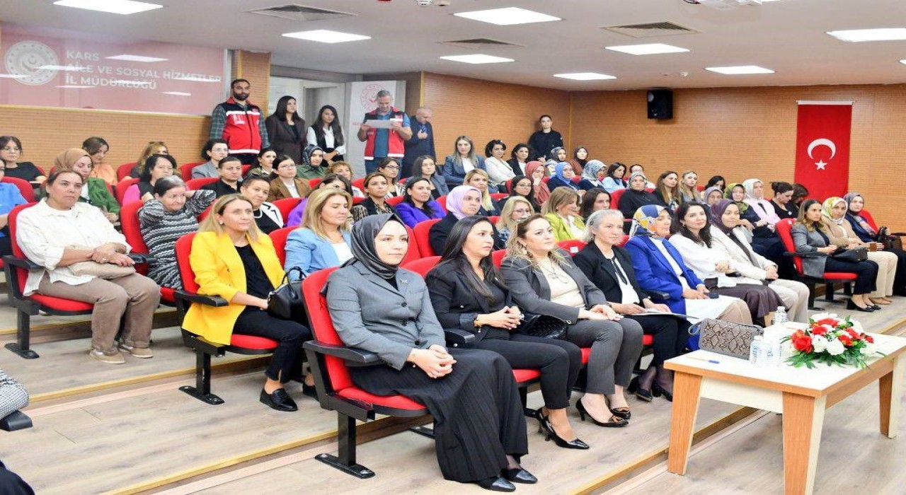 Karsta gönül elçileri ile koruyucu aile farkındalık toplantısı düzenlendi