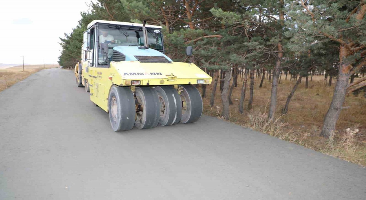 Karsta köy yolları beton asfalt oluyor