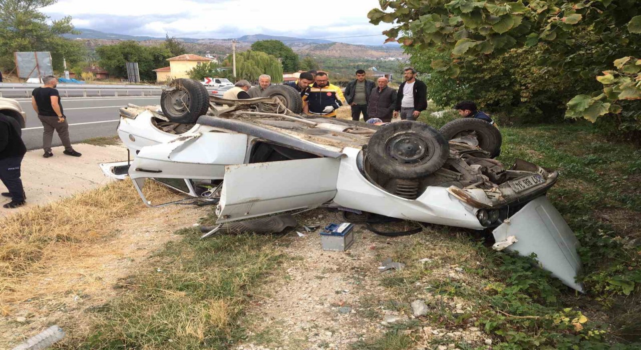 Kastamonuda otomobil takla attı: 2 yaralı