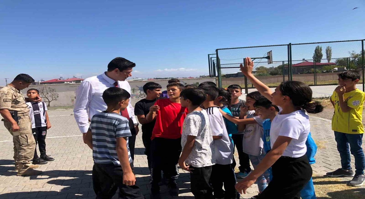 Kaymakam Erdoğandan Bulakbaşı Ortaokuluna ziyaret