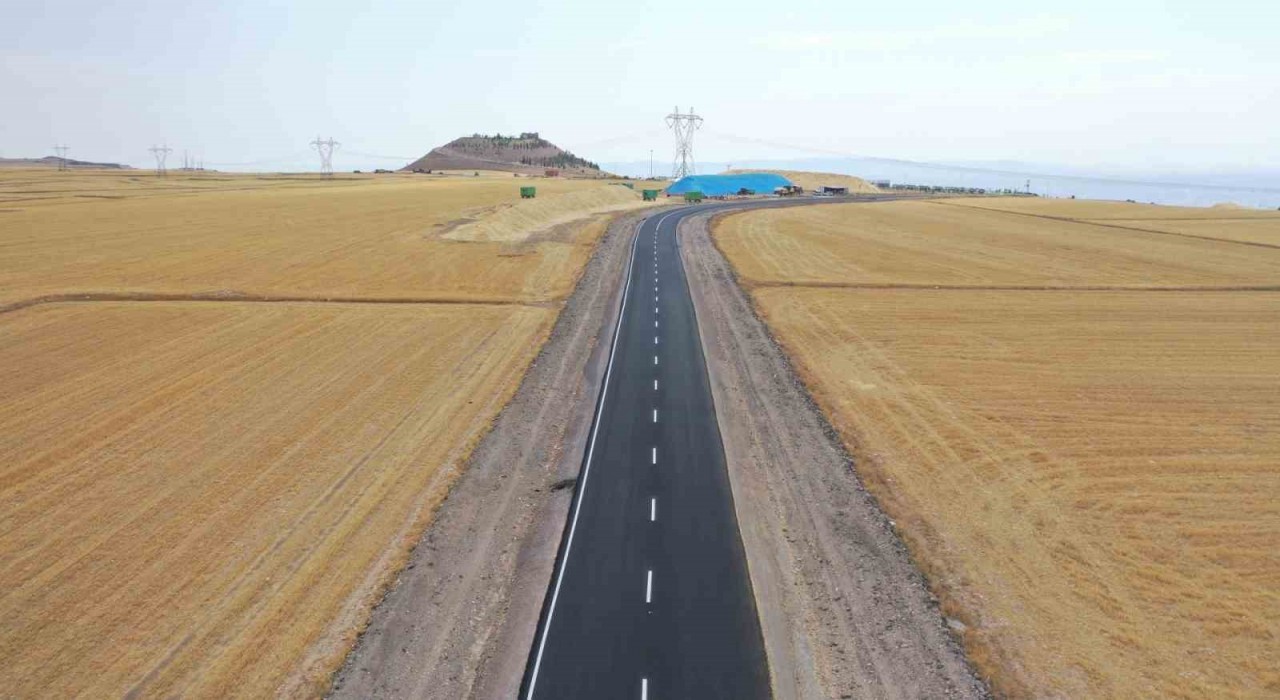 Kayseri Büyükşehirden kırsala 350 kilometrelik yol atağı