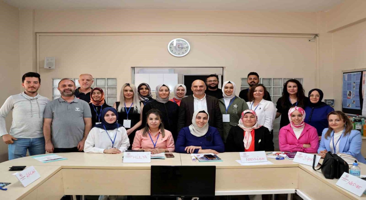 Kayseride 1. Tıbbi Acil Çağrı Yönetimi Eğitimi düzenlendi