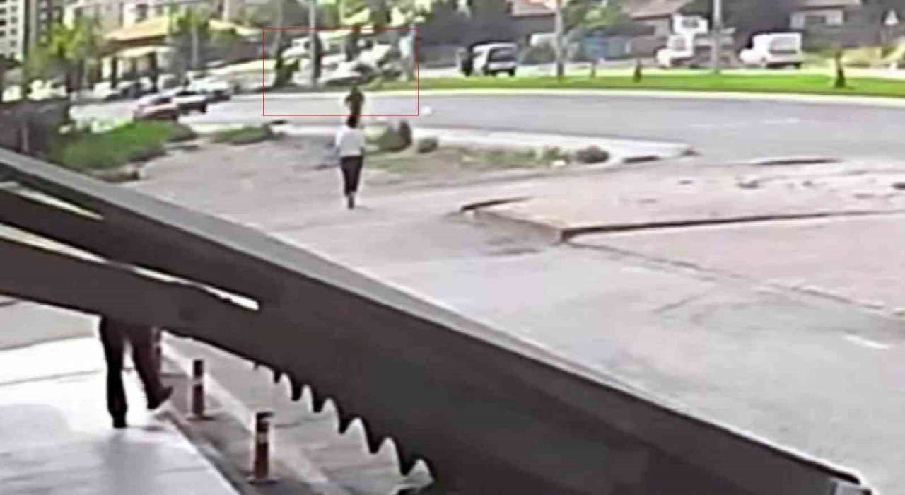 Kayseride 3 kişinin hayatını kaybettiği kaza güvenlik kamerasına yansıdı