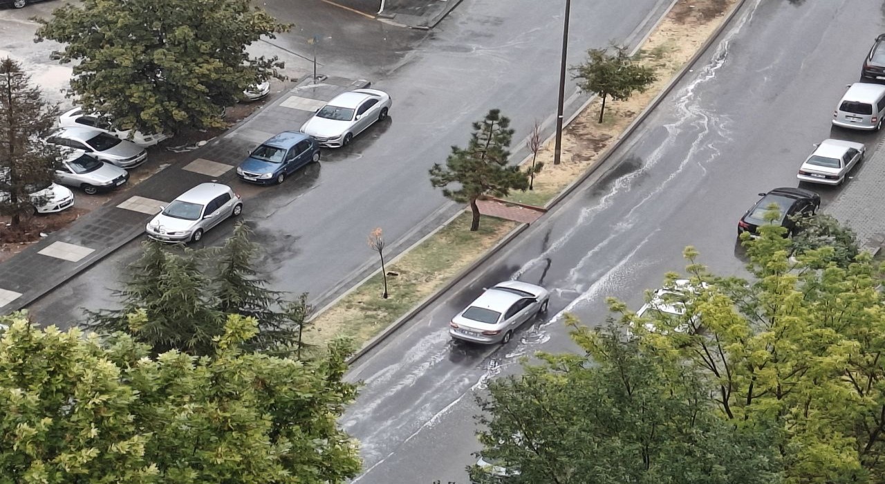 Kayseride sağanak yağış etkili oldu