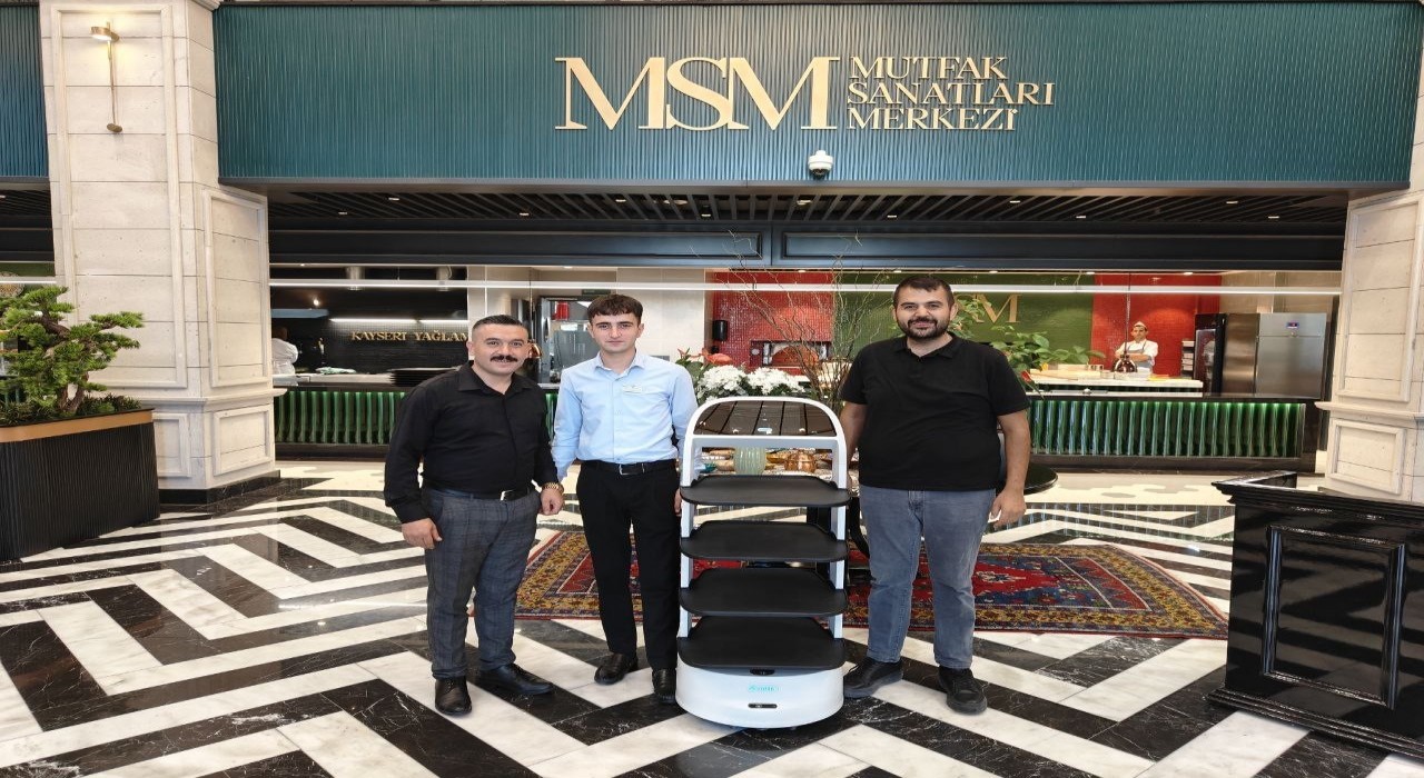 Kayserinin lezzetlerini sofralara robot taşıyor