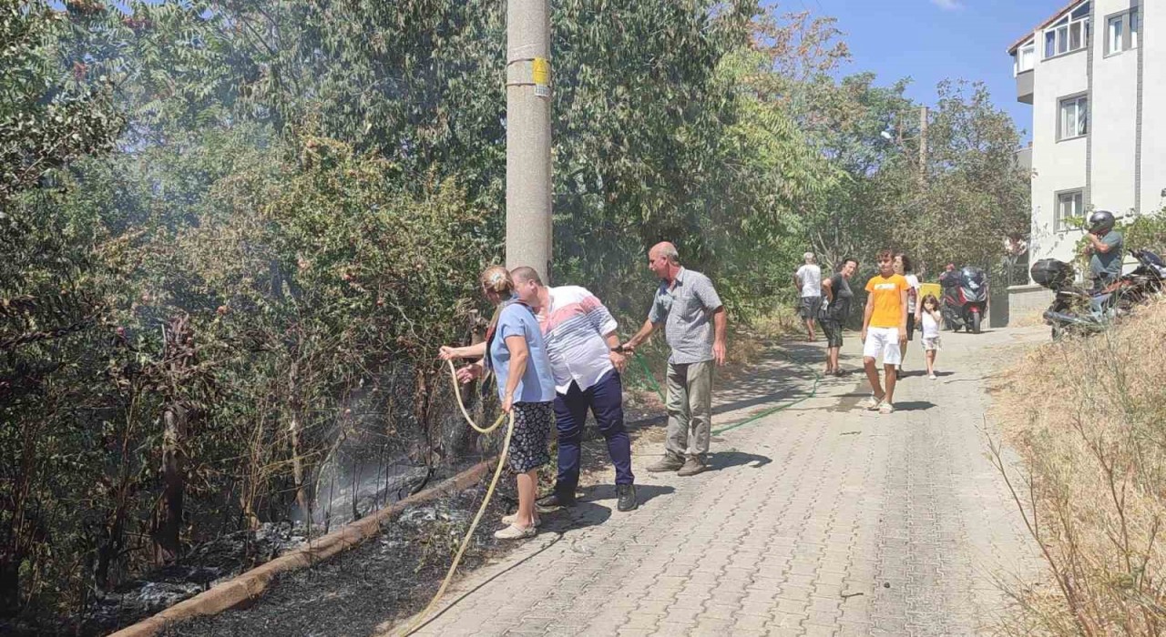 Keşanda çocukların patlattığı torpilden çıkan yangın mahalleliyi seferber etti