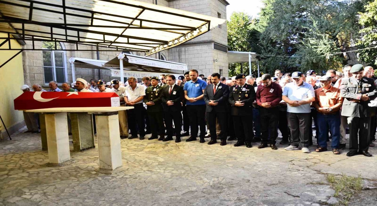 Kıbrıs Gazisi askeri törenle son yolculuğuna uğurlandı