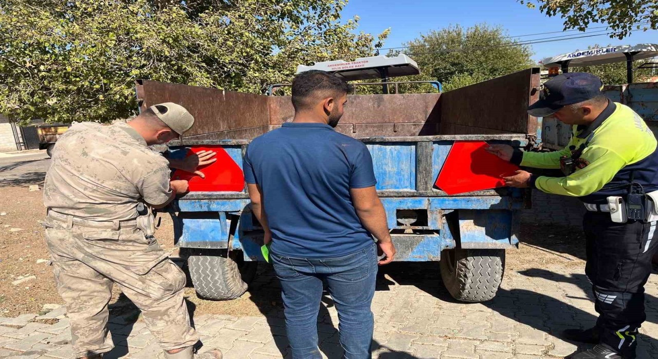 Kiliste çiftçilere güvenli traktör kullanımı eğitimi verildi