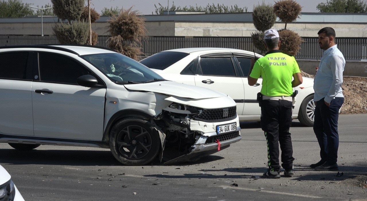 Kiliste iki otomobil çarpıştı: 1 yaralı