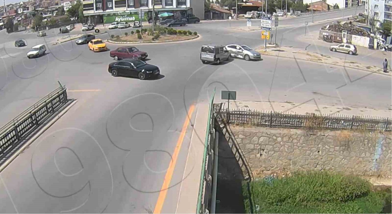 Kırıkkalede trafik kazaları KGYS kameralarına yansıdı