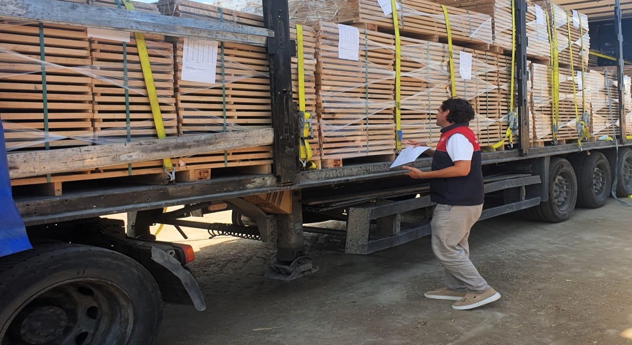 Kırklarelinde ihracat yapan firmaları denetledi