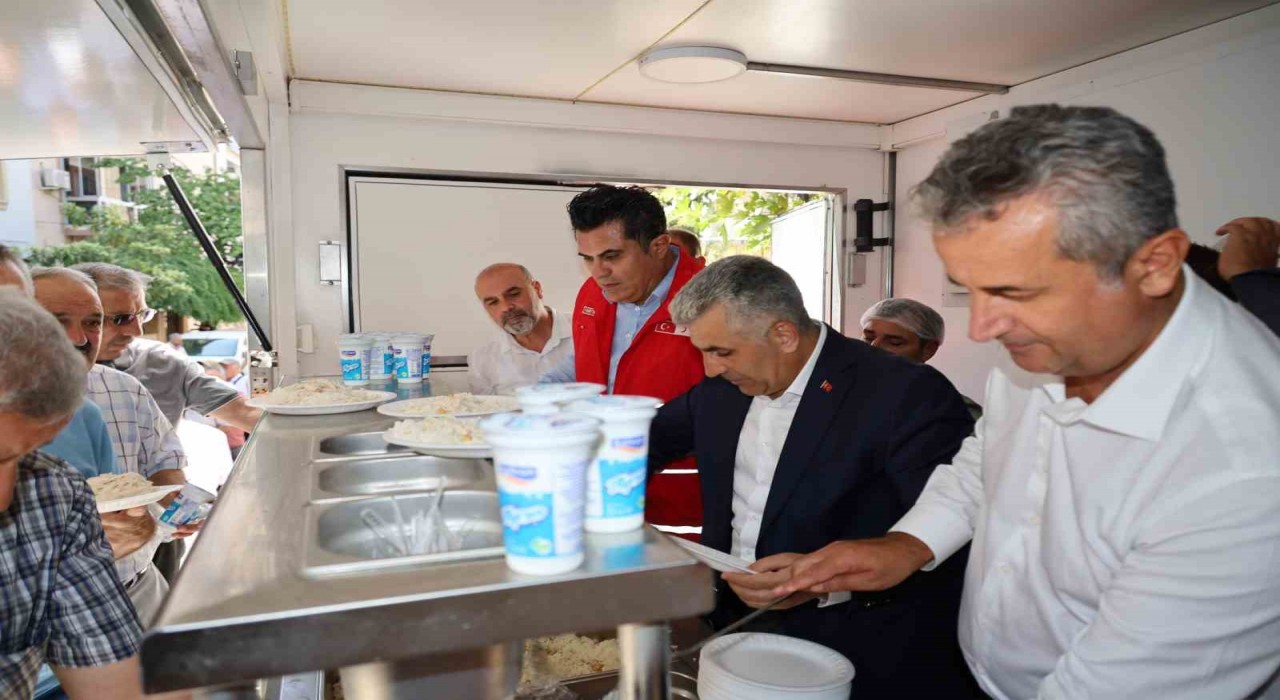 Kızılaydan şehit polisler adına anlamlı program